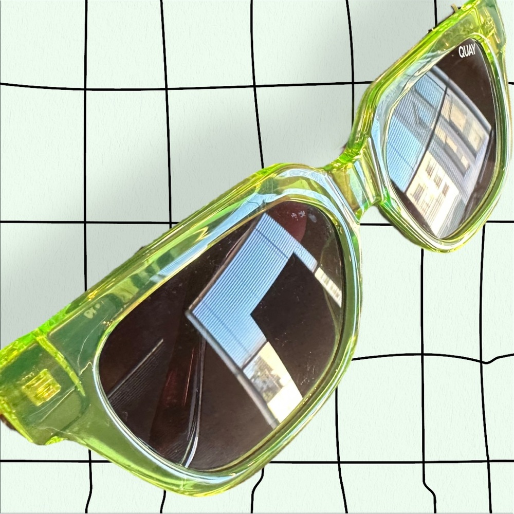 Quay Two-tone Wayfairer-Style Sunnies - Picture 6 of 7